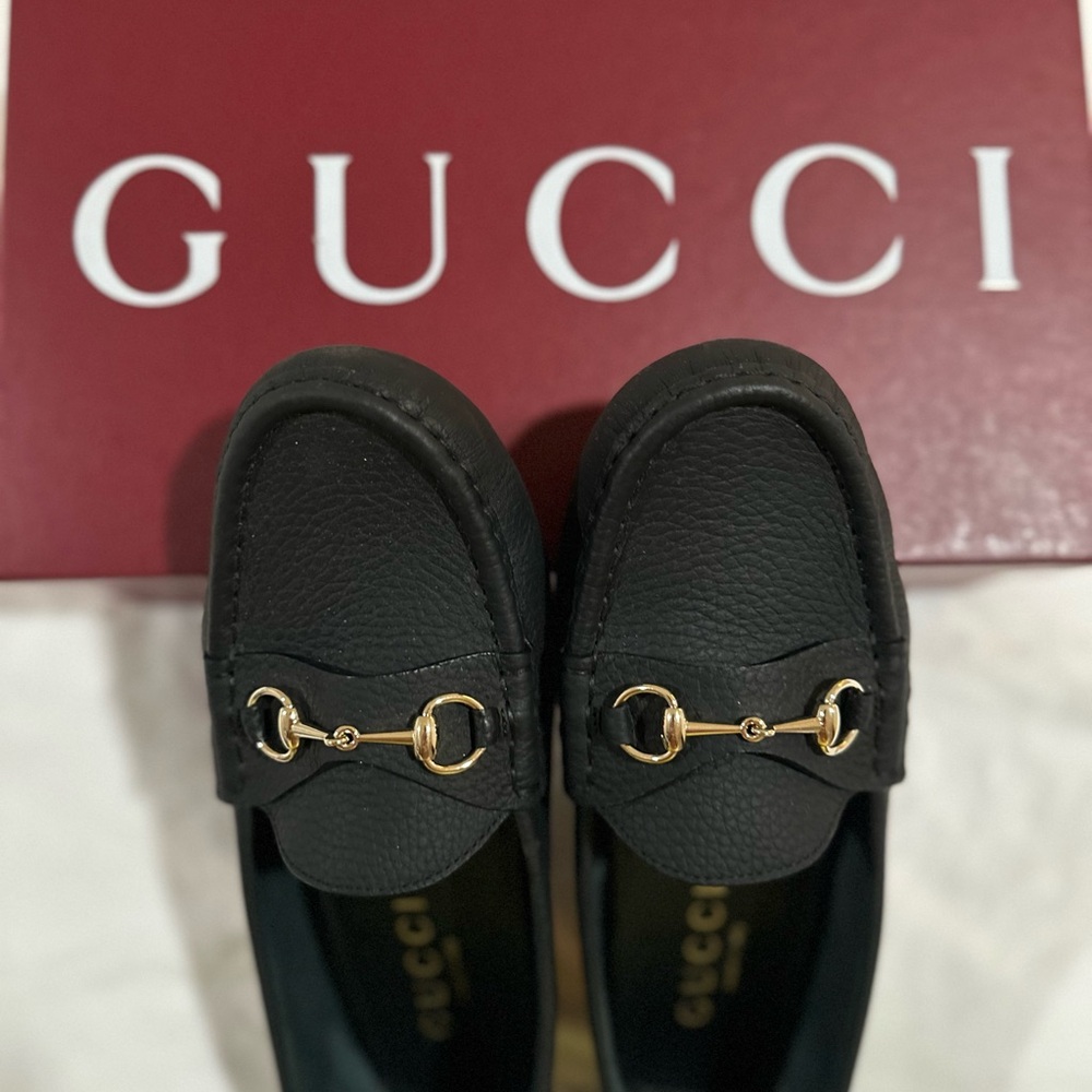 Gucci Black Leather Loafers with Gold Hardware